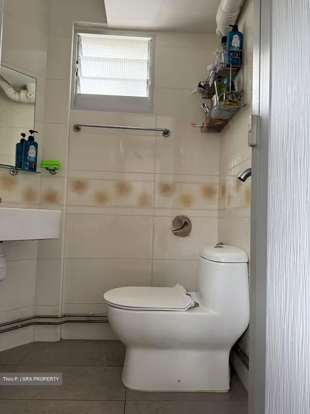 Blk 249 Jurong East Street 24 (Jurong East), HDB 3 Rooms #593100881
